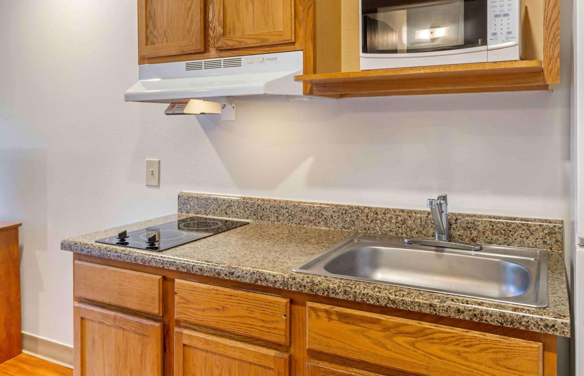 Extended Stay America Select Suites - Fayetteville - West Екстер'єр фото
